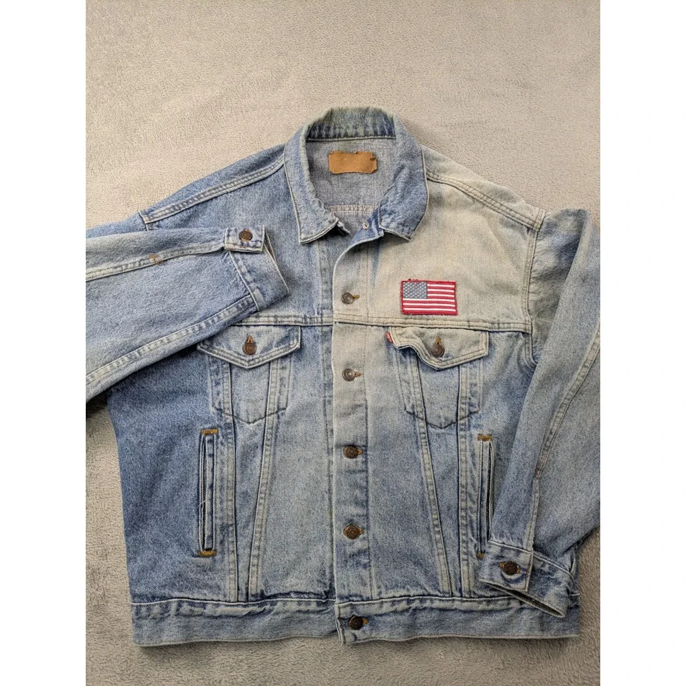 Vtg Levis 70507 4890 Denim Trucker Jacket USA Made Blue XL American Flag Patch - Picture 2 of 16